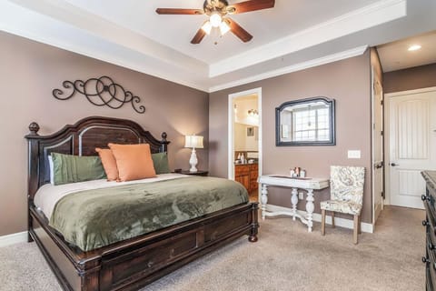 master bedroom with ensuite bath(king bed)