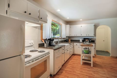 Cook and relax with friends or family.