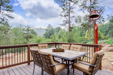 Outdoor living area with plenty of seating