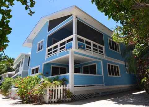 Casa Tortuga is the entire top floor plus a screened-in ocean-view balcony deck.