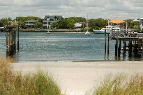 Beach nearby, sun loungers, beach towels