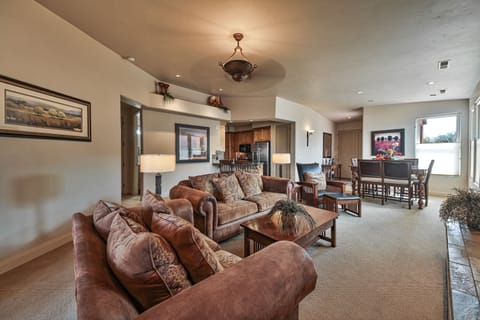 Living area | TV, fireplace, DVD player
