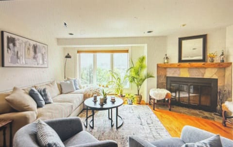 smart tv, wood burning fireplace, beautiful views of Beaver Creek and Vail