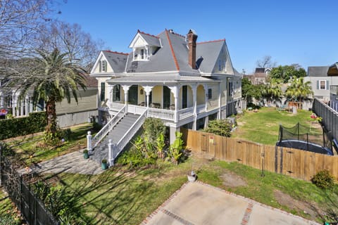 Beautiful Queen Anne in Uptown New Orleans