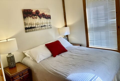 11 bedrooms, desk, iron/ironing board, free WiFi