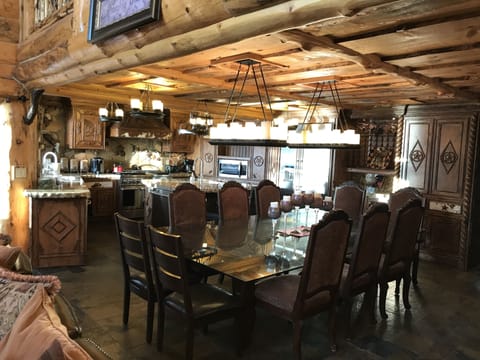 Cabin Dining with views to the Lake