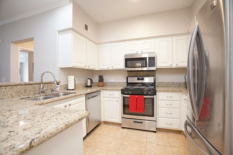 Gourmet fully stocked kitchen