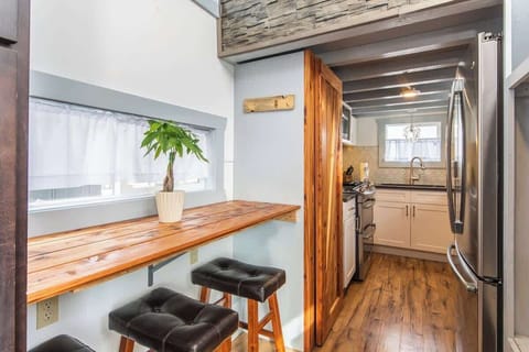 Dining Area, Kitchen
