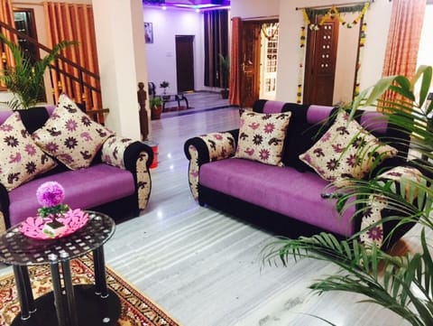 4 Schlafzimmer zentral gelegenes geräumiges Haus in Banjara Hills Straße Nummer 3 Haus in Hyderabad