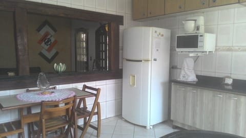 Fridge, oven, stovetop, cookware/dishes/utensils