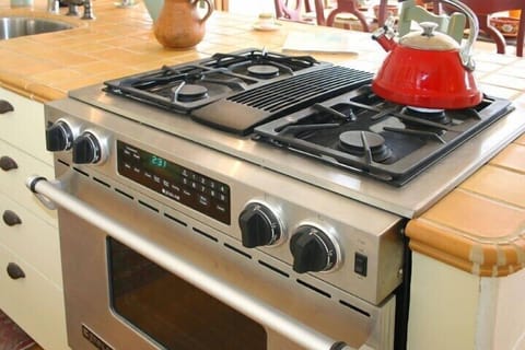 High End Appliances are all new and in perfect working order!