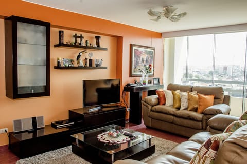 Living area | Smart TV, DVD player, stereo