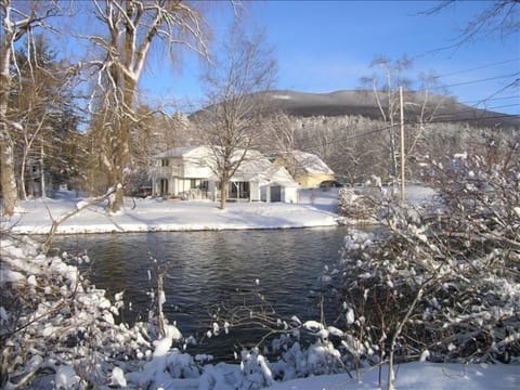 Perfect location: Norman Rockwell village on the Battenkill River
