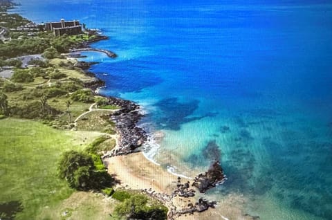 Beach nearby, sun loungers, beach towels