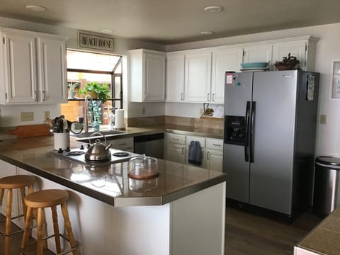 Kitchen with counter seating