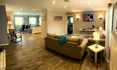 Living area | Smart TV, DVD player, table tennis