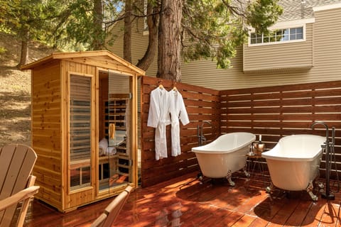Hot sauna, cold and hot plunge tubs