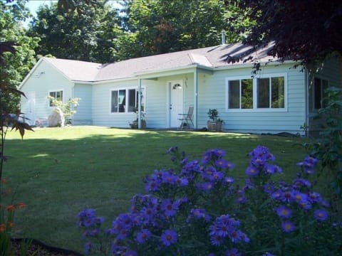  Home is Near Kitsap County Admin Offices; 15 minutes from Bremerton Naval Yard