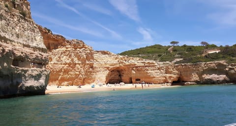 Beach nearby, sun loungers, beach towels