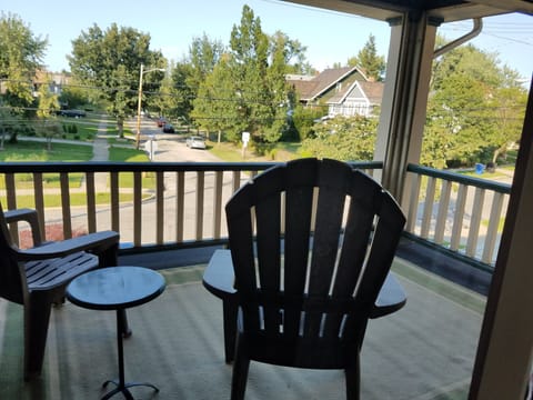 Beautiful views. Cool afternoon breezes.