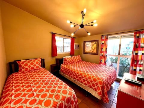 7 bedrooms, desk, iron/ironing board, travel crib