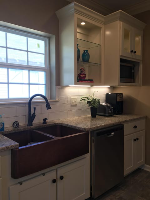 Granite counter top, diswasher and copper sink