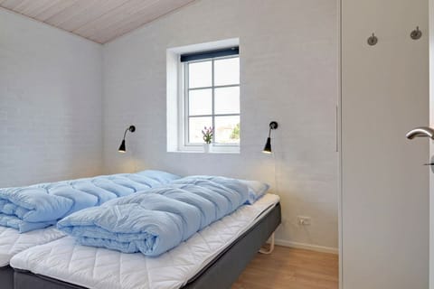 5 bedrooms, free internet