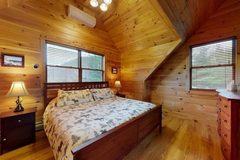6 bedrooms, desk, iron/ironing board, free WiFi