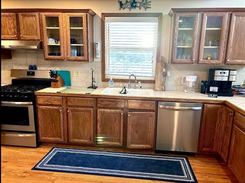 Kitchen and coffee bar.