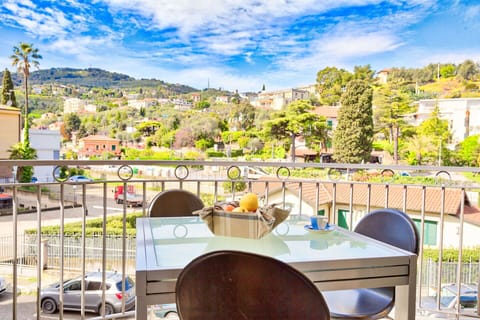 Balcony / Terrace / Patio