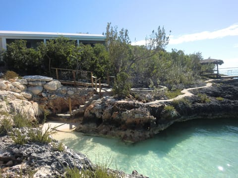 Baywatch Cottage and Cove