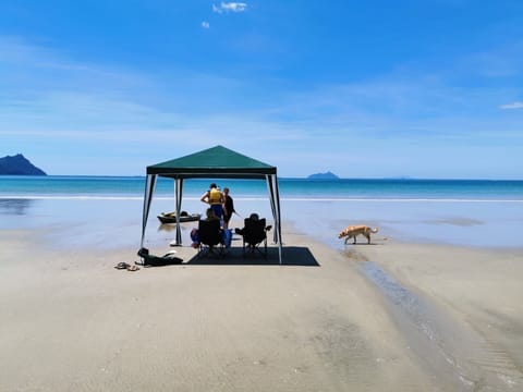 Beach nearby, sun loungers, beach towels