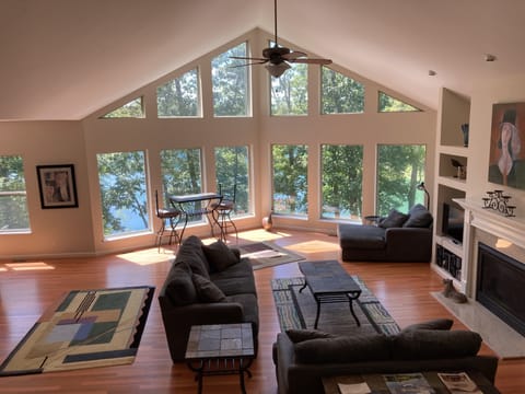 Great room with view of Alpine lake