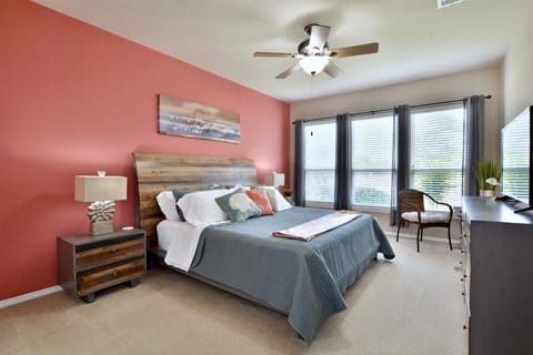 Master Retreat features Comfortable King-Size Bed w/ a Fun Coastal Theme!