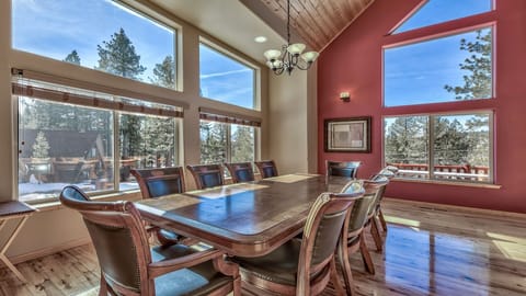 Classic Dining Table