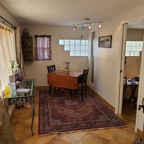 Entrance/Dining room