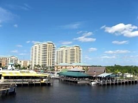 Marina Village is on the waterfront. Walking distance to Great Restaraunts