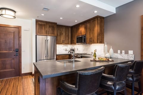 Take a seat at the breakfast bar or cook up a storm in the kitchen.