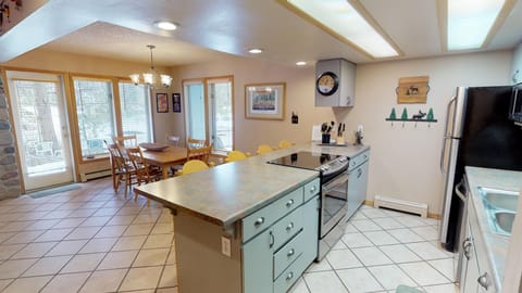 Fully Equipped Kitchen - Fully Equipped Kitchen