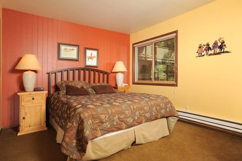 Get a good night's sleep in the studio bed. Bedding configurations vary.