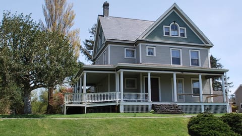 580 Russell