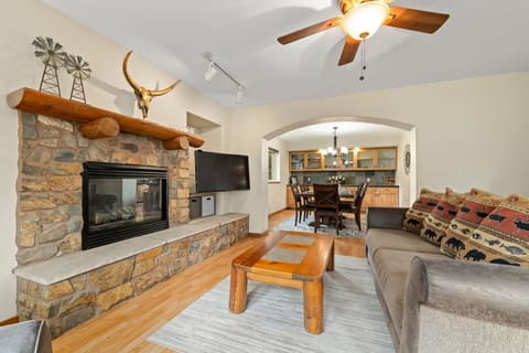 Living area with smart TV and Roku.