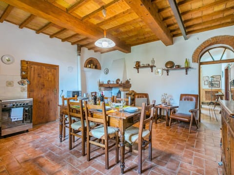 Furniture, Flooring, Interior Design, Home, Chair, Kitchen & Dining Room Table, Ceiling, Dining Room, Cabinetry, Countertop