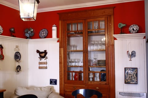 Decor of the open kitchen.