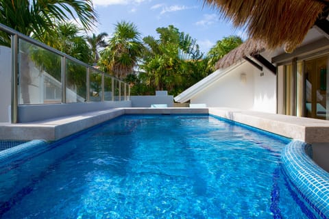 Outdoor pool, an infinity pool