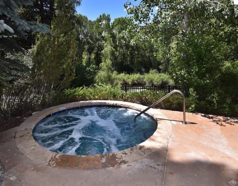 Whirl pool open year around.