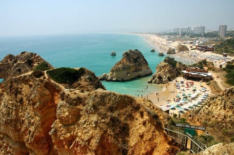 Beach nearby, sun loungers, beach towels