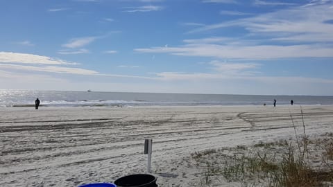 Beach nearby, sun loungers, beach towels