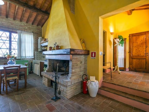 Furniture, Window, Interior Design, Wood, Building, Houseplant, Architecture, Table, Door, Floor