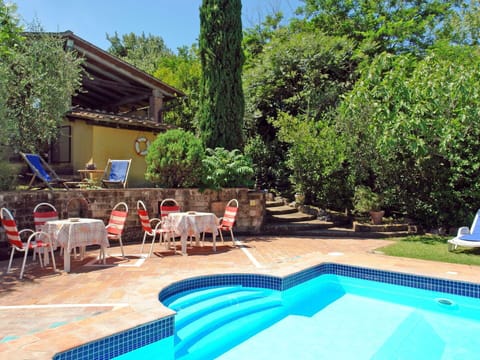 Swimming Pool, Property, Backyard, Leisure, Home, Patio, Vacation, House, Real Estate, Water